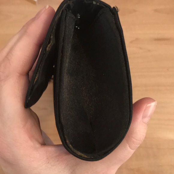 SALE 2 for $20๐ฅ Bljoux sterner Clutch with chain - Picture 4 of 6